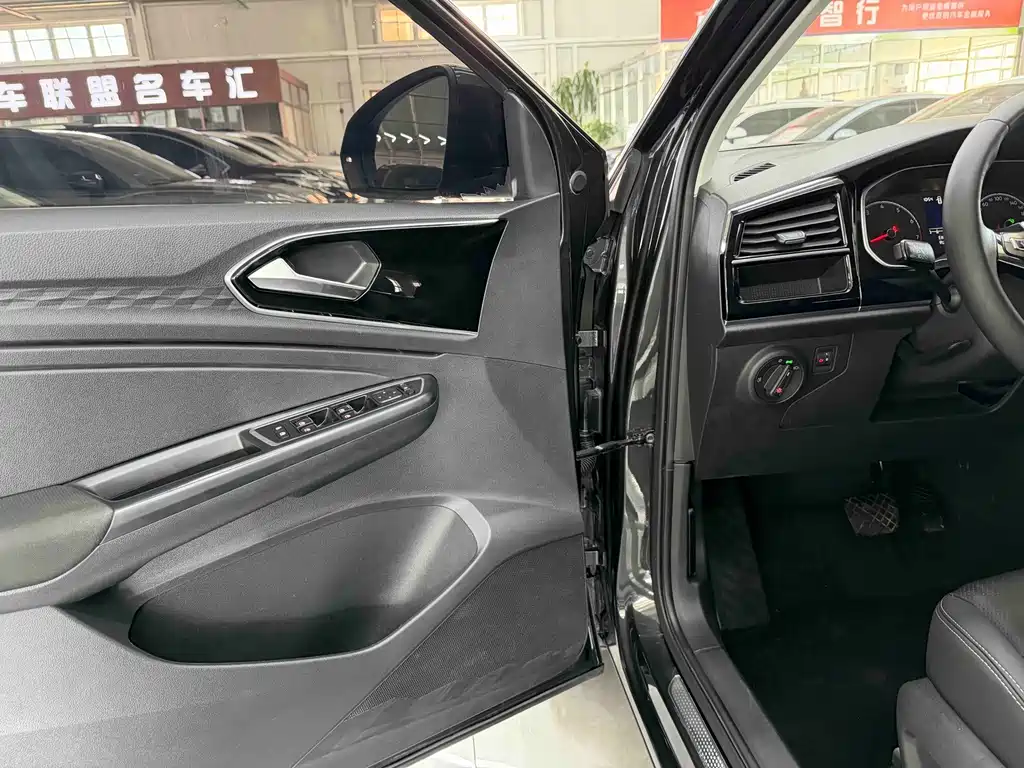 Jetta VS5 2022 280TSI Automatic Pro купить на сайте DeffCars