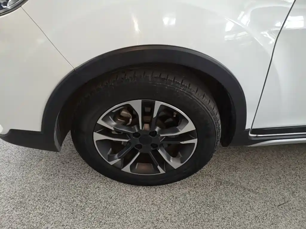 Vision X3 2019款 升级版 1.5L CVT精英型 купить на сайте DeffCars