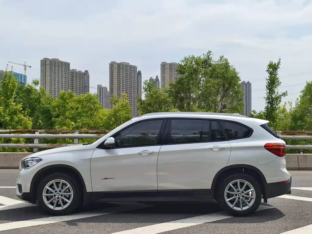 BMW X1 2016 sDrive18Li Fashion Model купить на сайте DeffCars