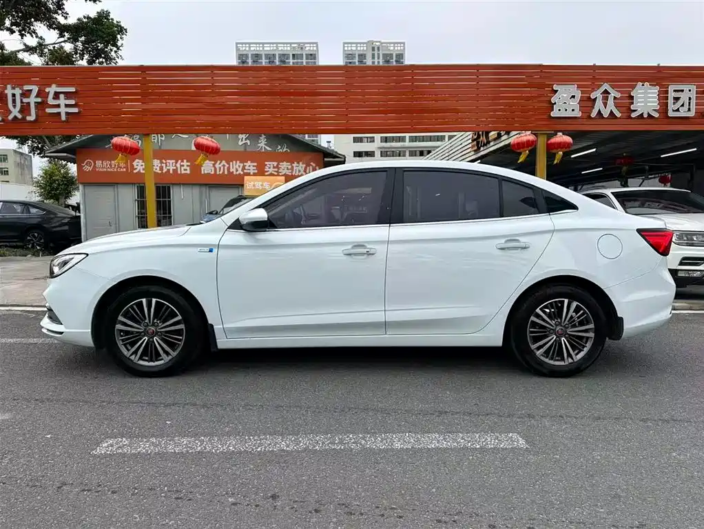 Roewe i5 2019 1.5L Manual 4G Connected Langham Edition купить на сайте DeffCars