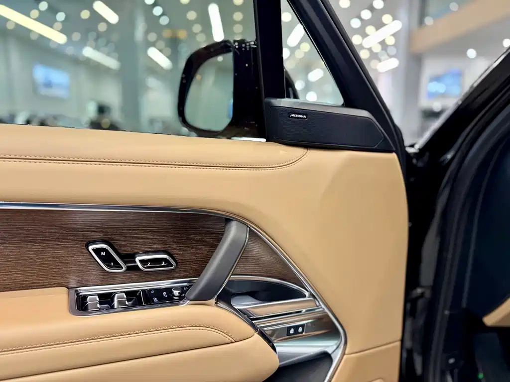 Range Rover 2024 3.0 L6 400PS Extended Edition, seven seats купить на сайте DeffCars