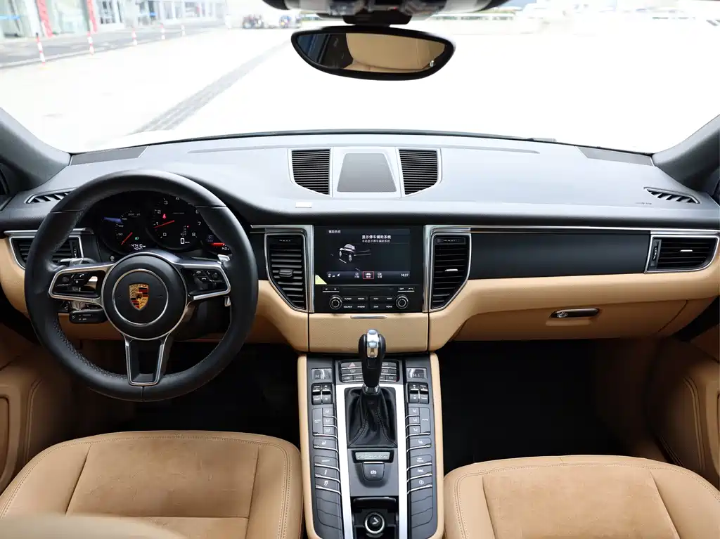 Macan 2017 Macan 2.0T купить на сайте DeffCars