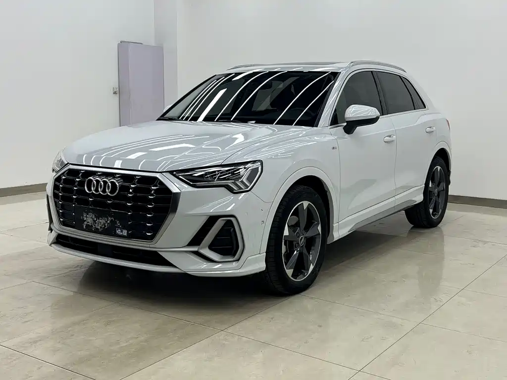 Audi Q3 2022 35 TFSI Fashionable and Dynamic купить на сайте DeffCars