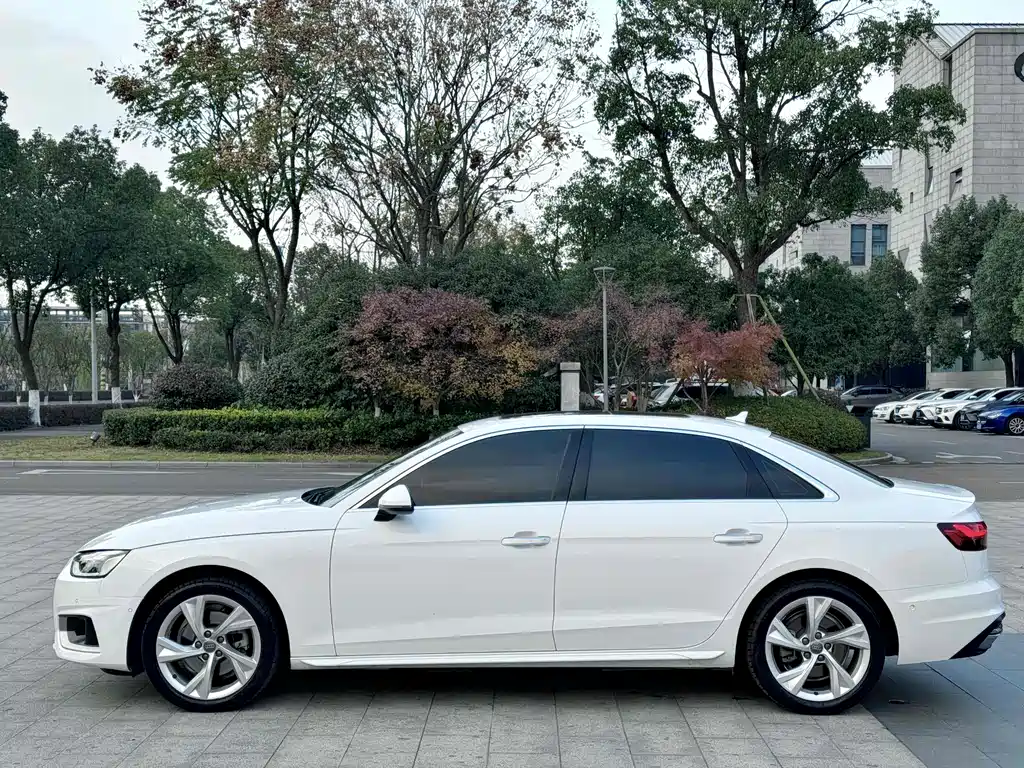 Audi A4L 2020 40 TFSI luxury and elegant model купить на сайте DeffCars