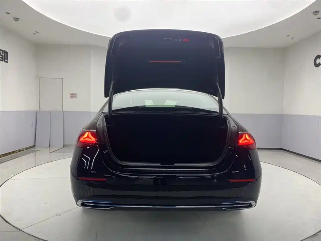 Mercedes-Benz E-Class 2026 E 300 L Luxury Model купить на сайте DeffCars