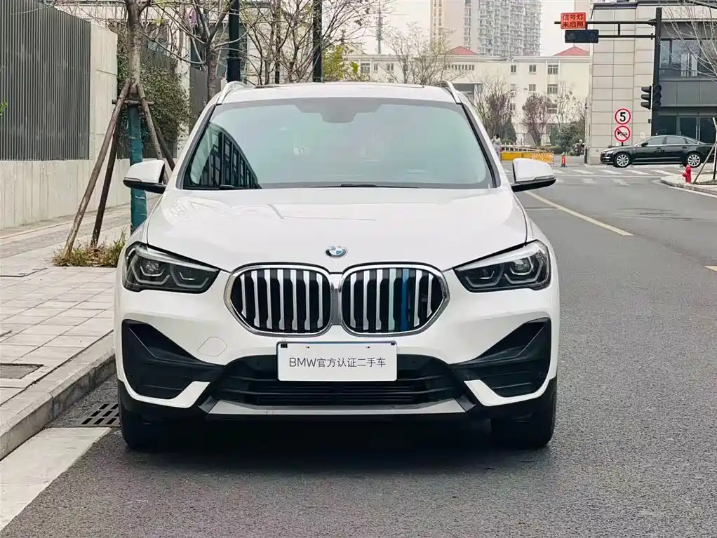 BMW X1 2022 sDrive25Li Leading Model купить на сайте DeffCars