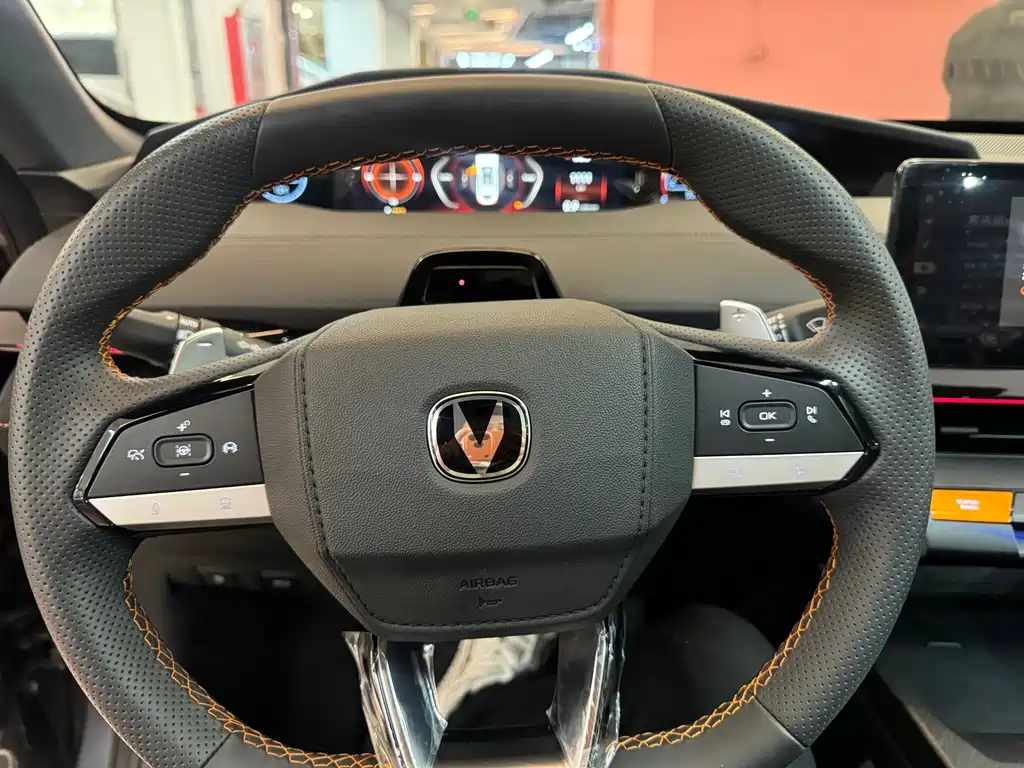 Changan UNI-V 2024 1.5T exclusive model купить на сайте DeffCars