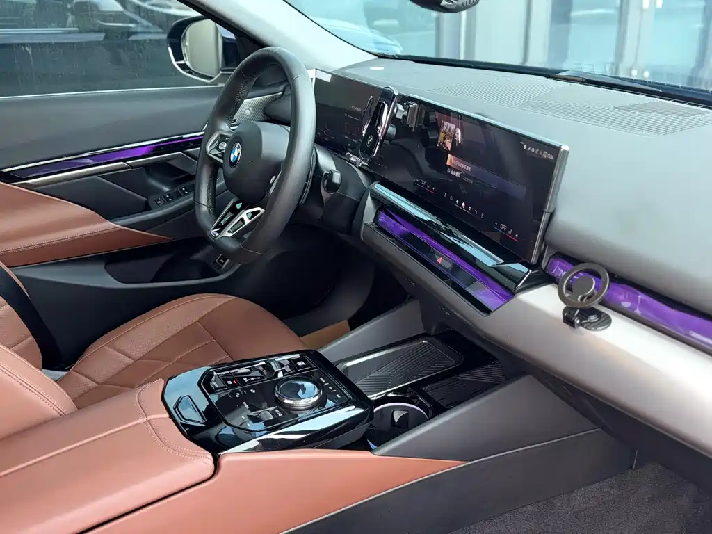 BMW 5 Series 2024 530Li Leading M Sports Package купить на сайте DeffCars