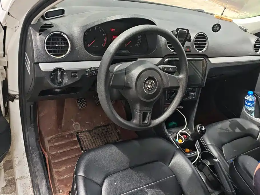 Jetta 2015 Premium Edition 1.6L Manual Comfort Type купить на сайте DeffCars