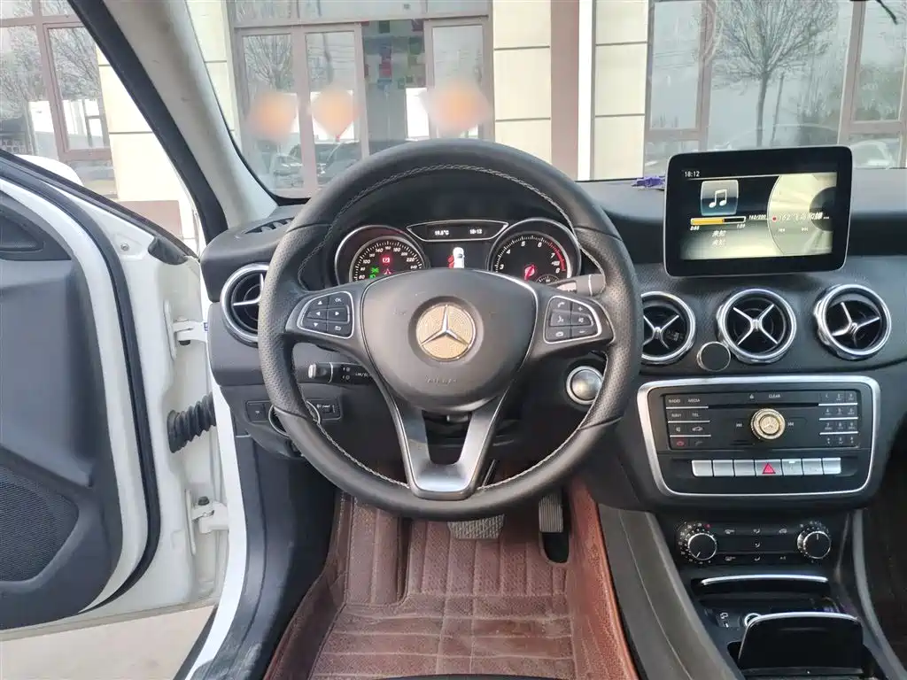 Mercedes-Benz GLA 2017 GLA 200 Dynamic купить на сайте DeffCars