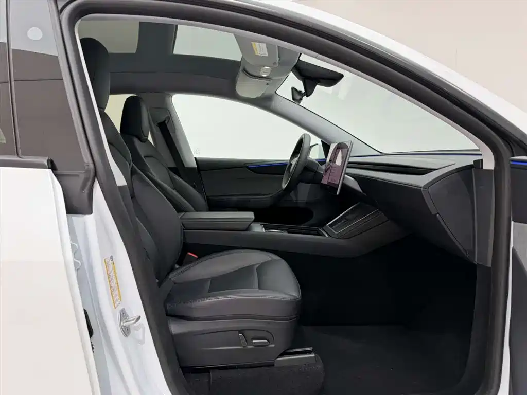 Model Y 2025 rear-wheel drive version купить на сайте DeffCars
