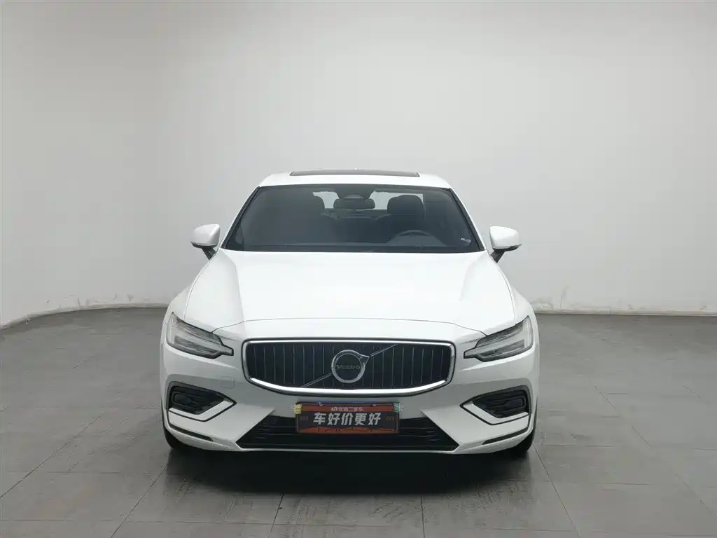 Volvo S60 2024 B4 Zhiyi Luxury Edition купить на сайте DeffCars