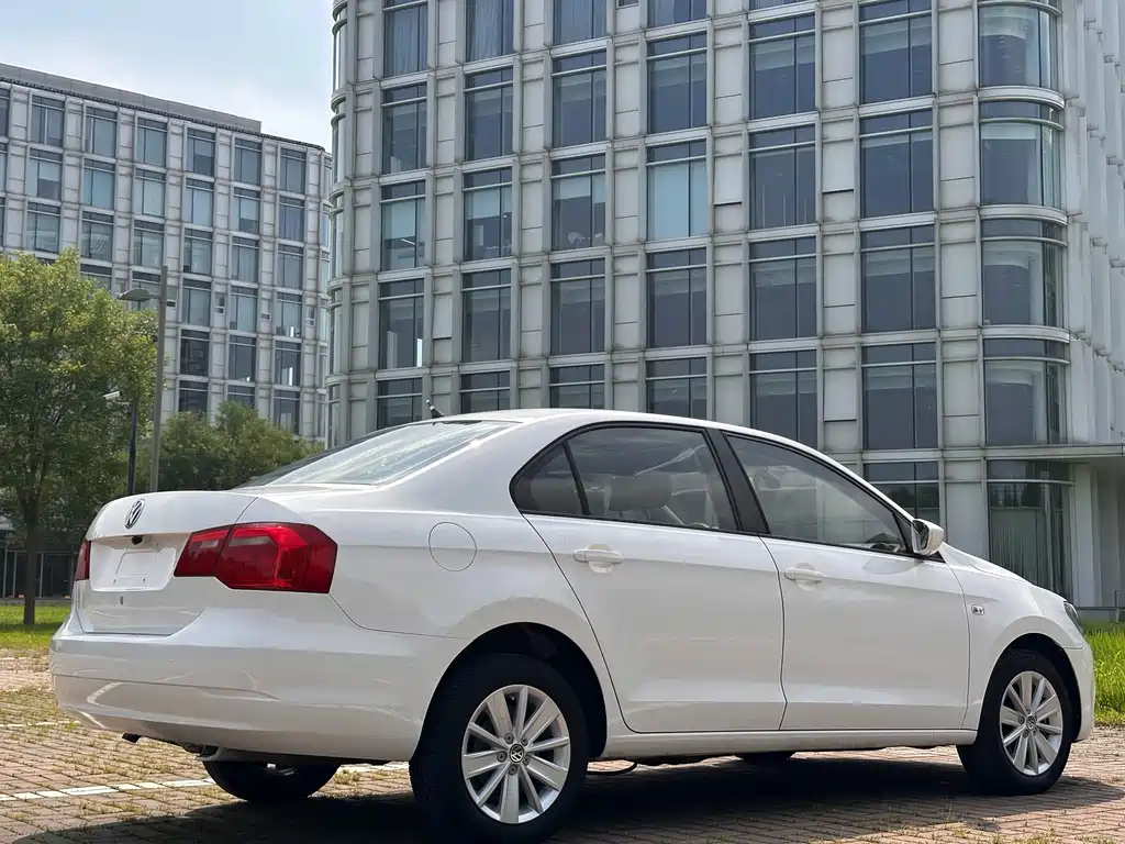 Jetta 2013 1.6L manual comfort model купить на сайте DeffCars