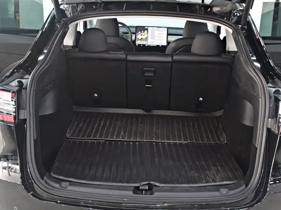 Model Y 2023 rear-wheel drive version купить на сайте DeffCars