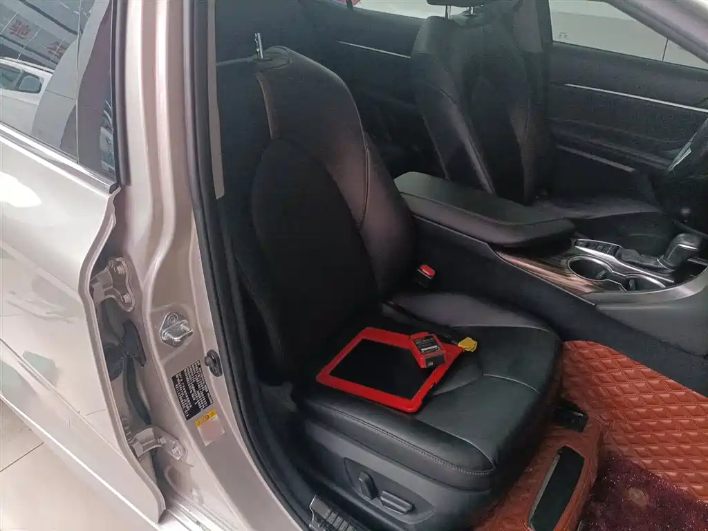 Camry 2018 2.5G Deluxe Edition купить на сайте DeffCars