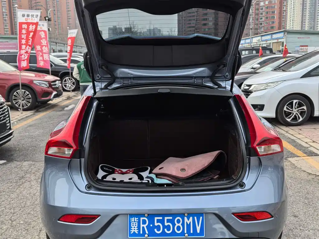 Volvo V40 2018 T3 Zhiya Edition купить на сайте DeffCars