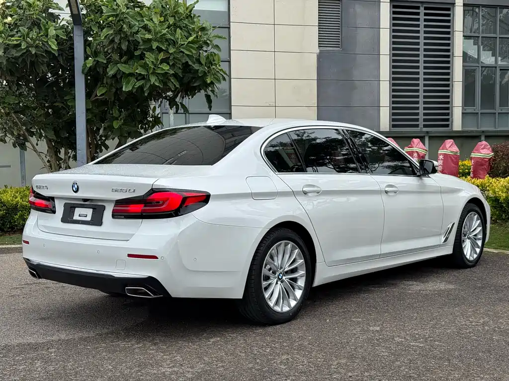 BMW 5 Series 2021 525Li Luxury Package купить на сайте DeffCars