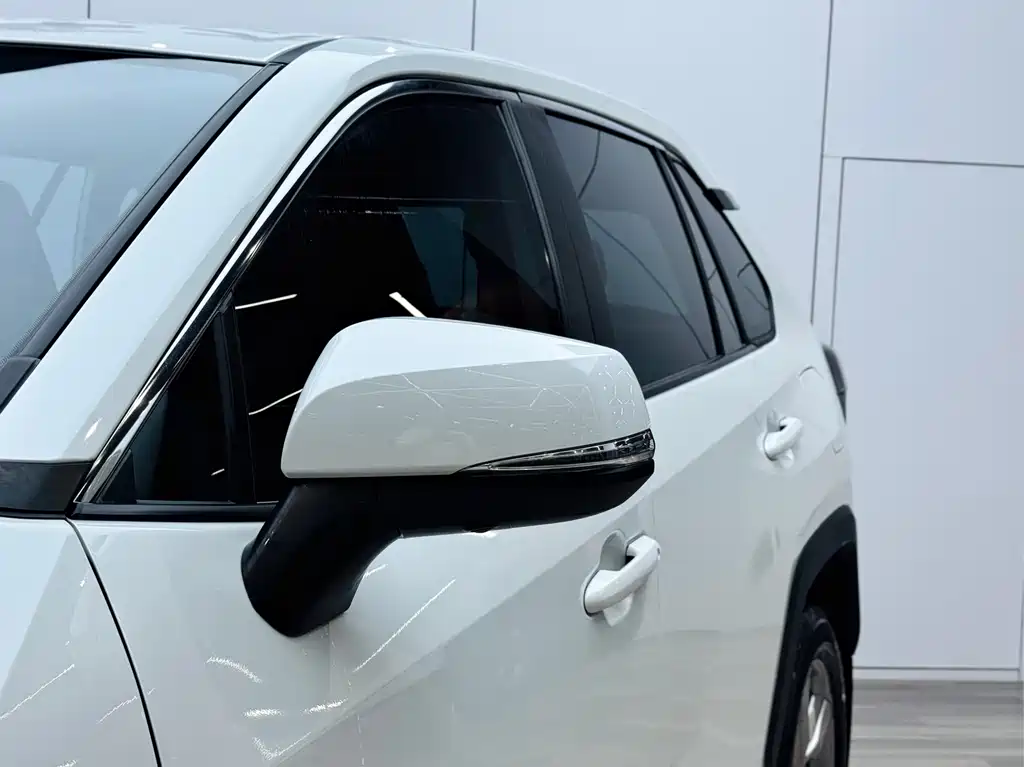 RAV4 Rongfang 2022 2.0L CVT two-wheel drive fashion Plus version купить на сайте DeffCars