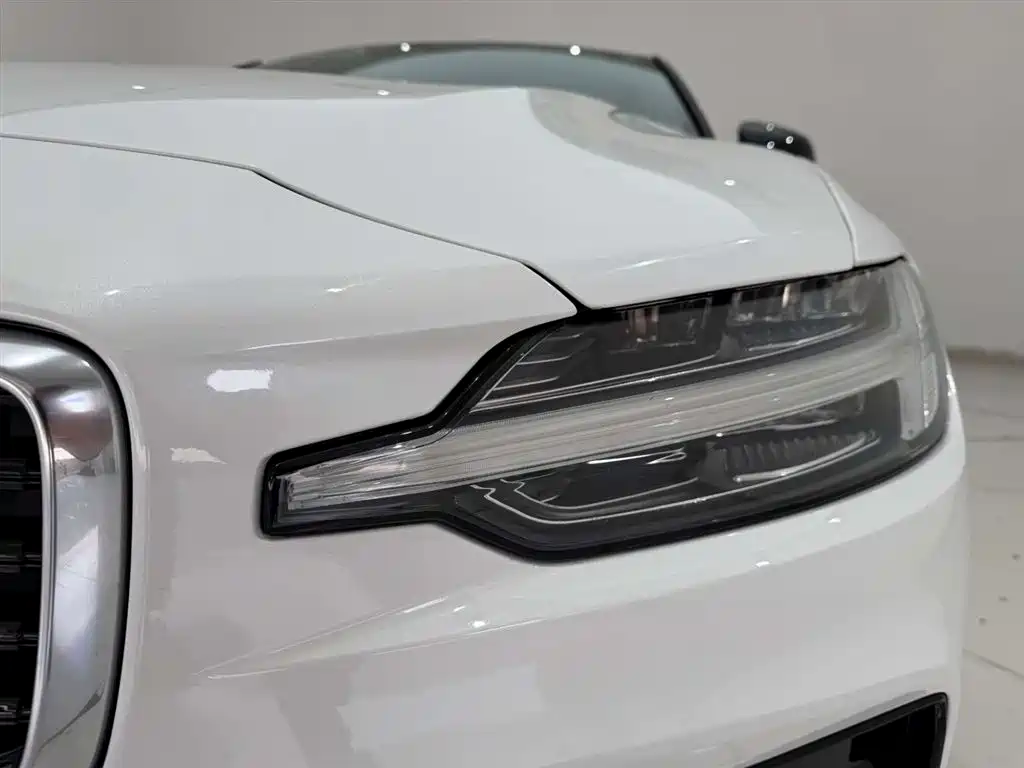 Volvo S60 2020 T4 Zhiyuan Sport Edition купить на сайте DeffCars