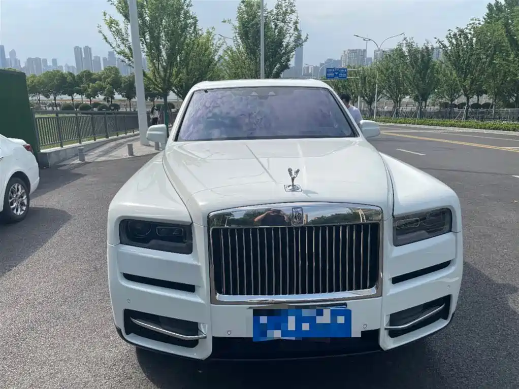 Cullinan 2018 four-seat version купить на сайте DeffCars