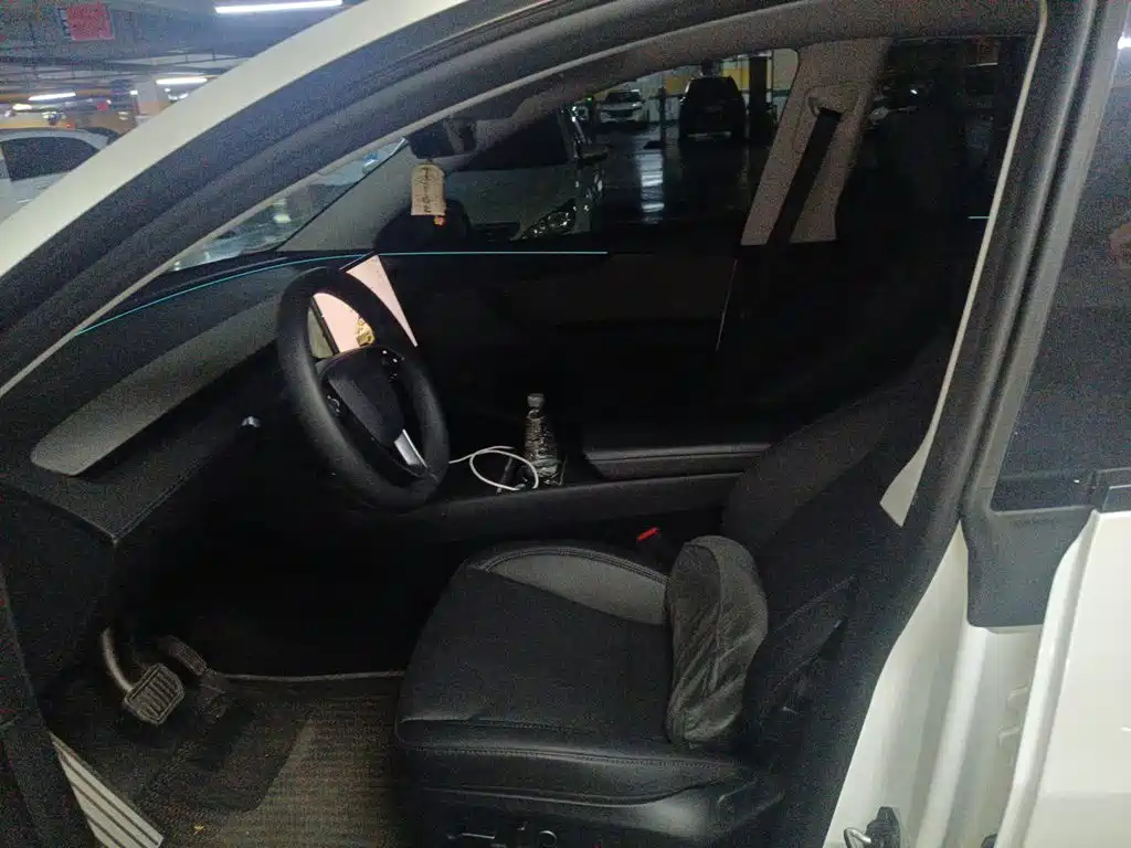 Model Y 2025 rear-wheel drive version купить на сайте DeffCars
