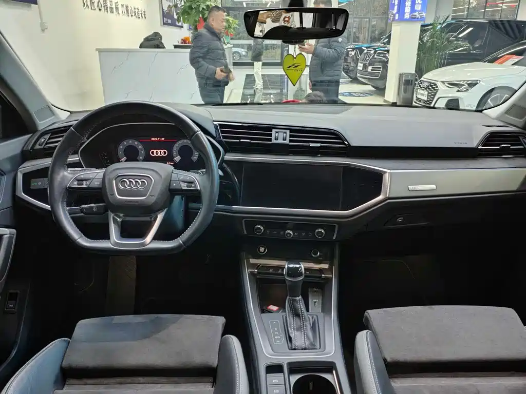 Audi Q3 2020 35 TFSI Fashionable and Dynamic купить на сайте DeffCars