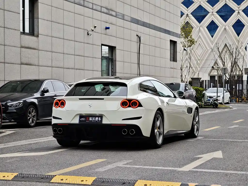GTC4Lusso 2017 3.9T V8 купить на сайте DeffCars