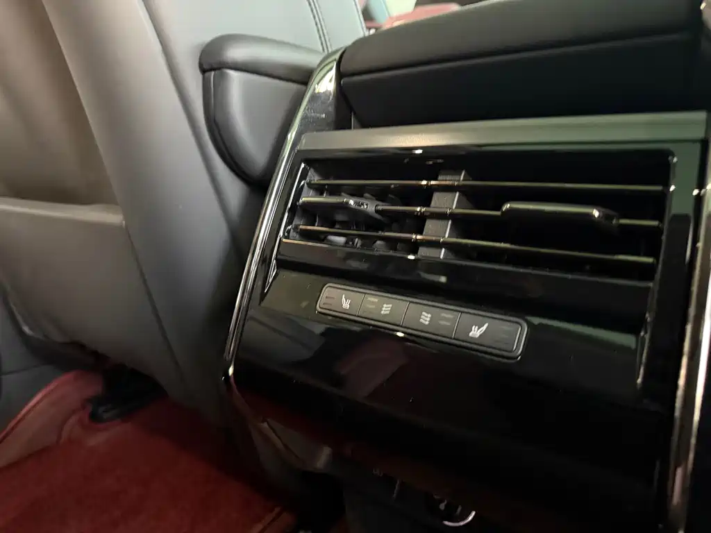 Range Rover Sport 2024 400PS Dynamic SE купить на сайте DeffCars