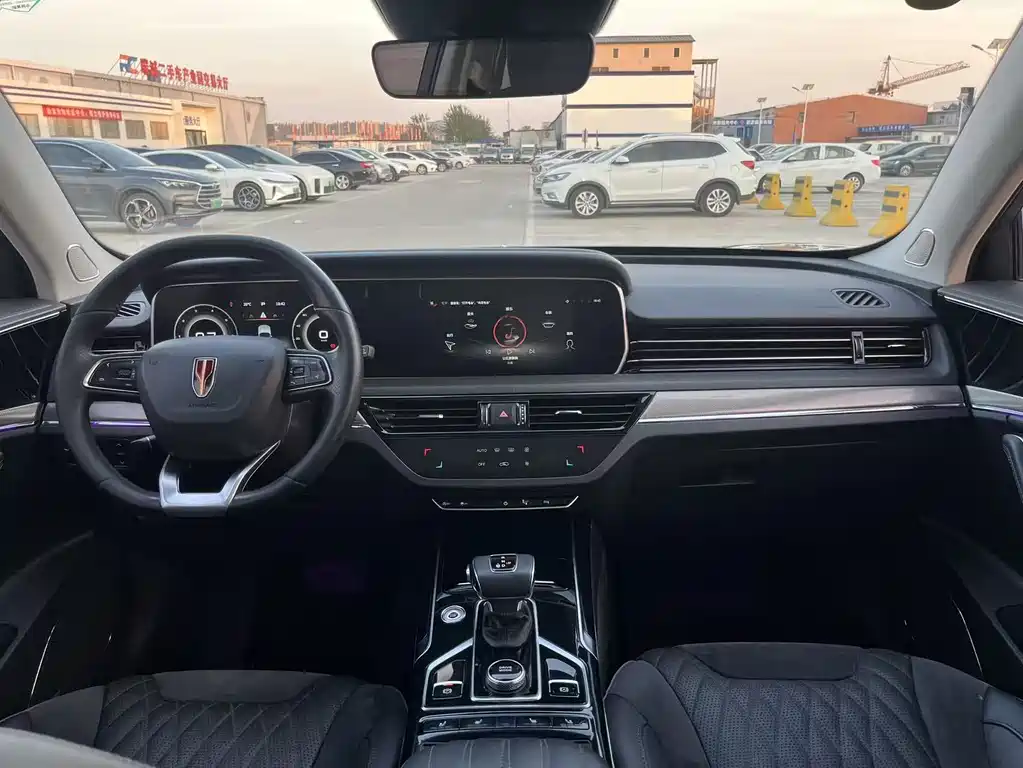 Hongqi HS5 2022 facelift 2.0T Zhilian Qixiang four-wheel drive version купить на сайте DeffCars