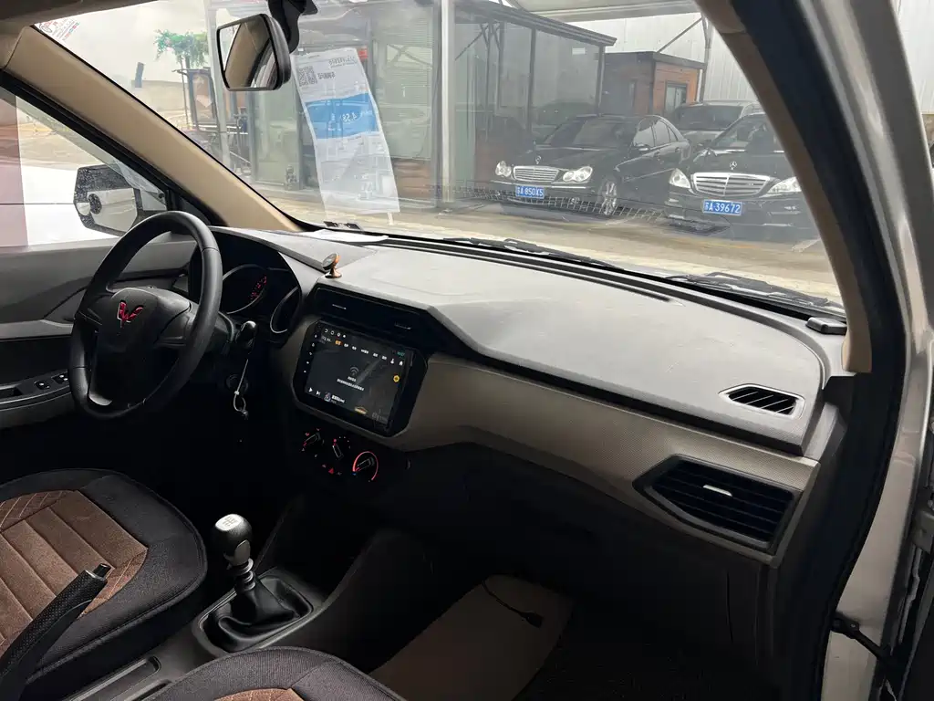 Wuling Hongguang 2021 facelift 1.5L S Comfort Hydraulic Assist LAR купить на сайте DeffCars