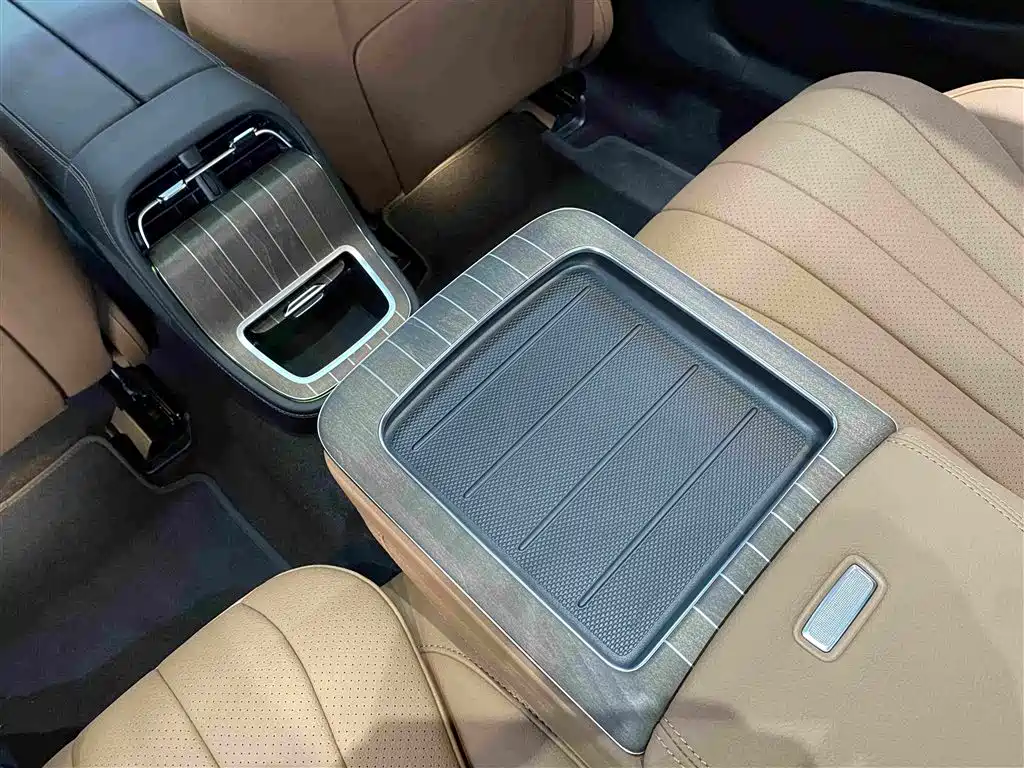 Mercedes-Benz E-Class 2026 E 300 L Luxury Model купить на сайте DeffCars