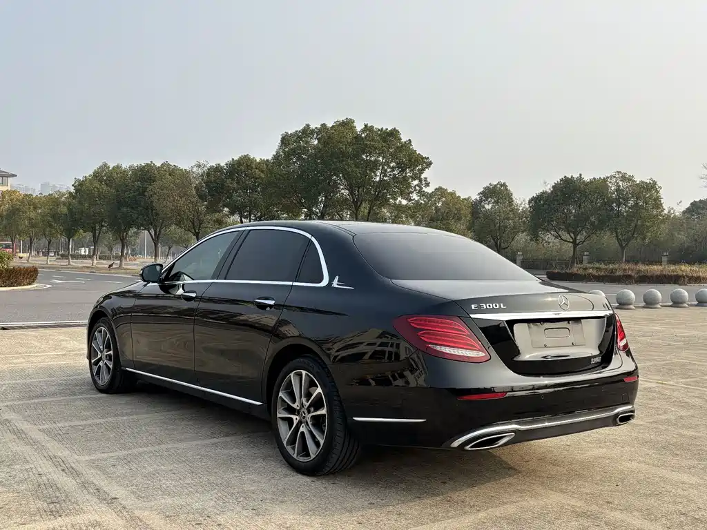 Mercedes-Benz E-Class 2018 E 300 L Luxury Model купить на сайте DeffCars