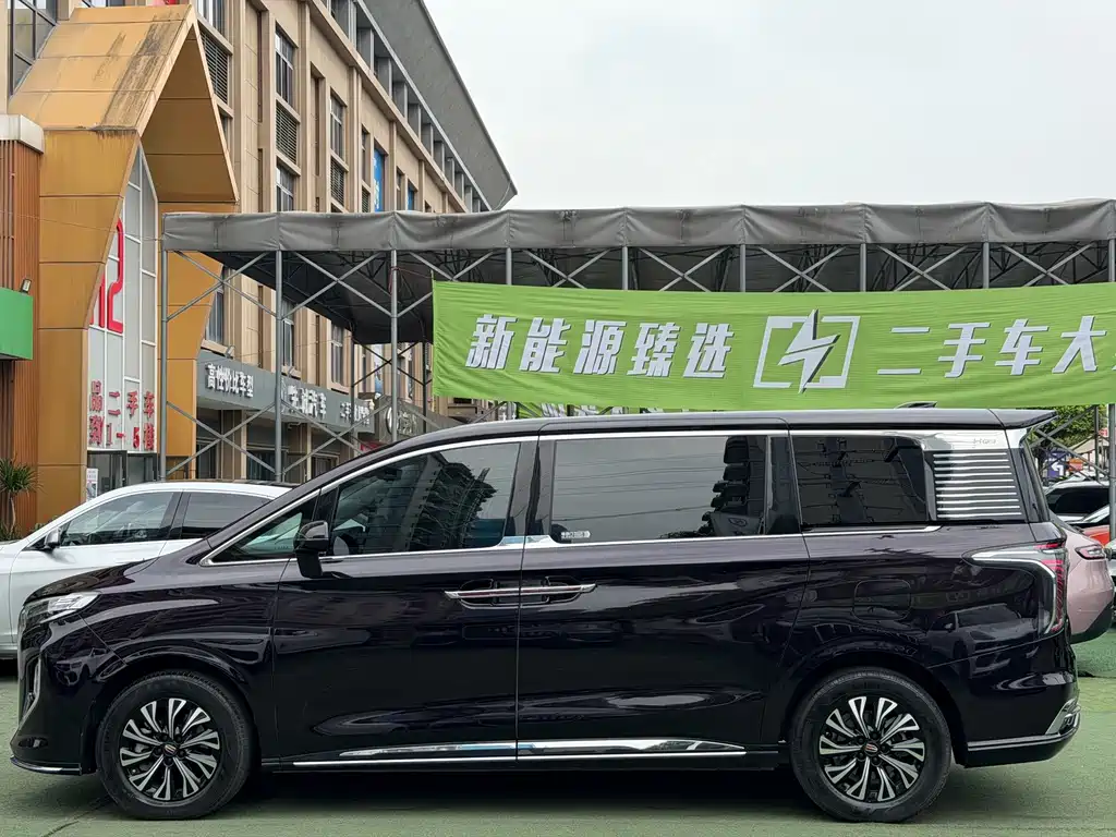 Hongqi HQ9 PHEV 2024 2.0T four-wheel drive business version купить на сайте DeffCars