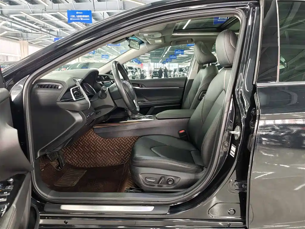 Camry 2019 facelift 2.5G Deluxe Edition купить на сайте DeffCars