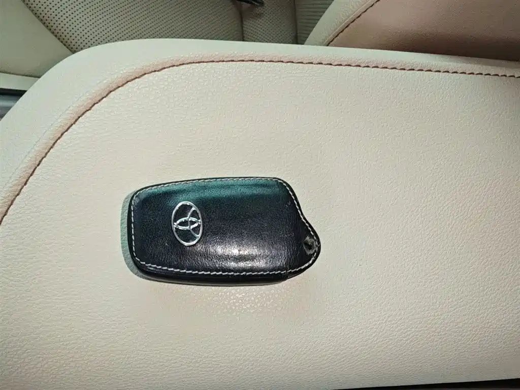 Camry 2018 2.5G Deluxe Edition купить на сайте DeffCars
