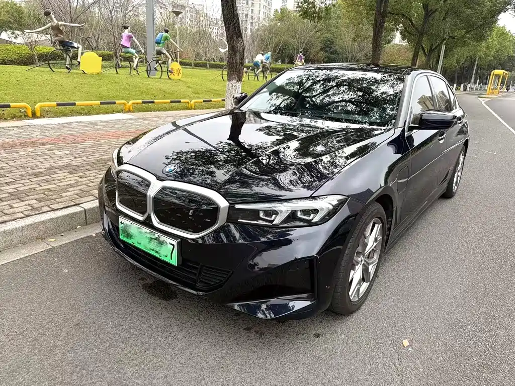 BMW i3 2022 eDrive 35 L купить на сайте DeffCars