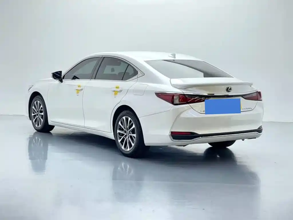 Lexus ES 2022 300h Excellence Edition купить на сайте DeffCars