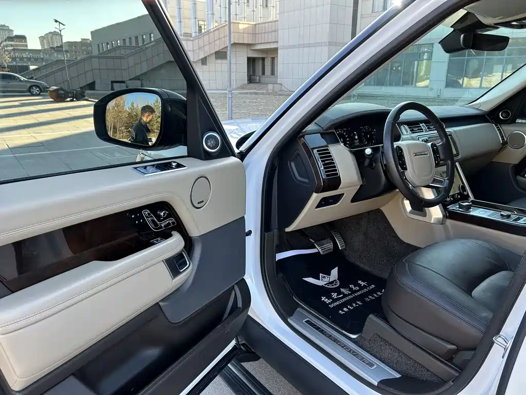 Range Rover 2022 3.0 L6 400PS Legendary Extended Classic Edition купить на сайте DeffCars