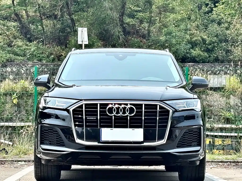 Audi Q7 2022 55 TFSI quattro S line sports купить на сайте DeffCars