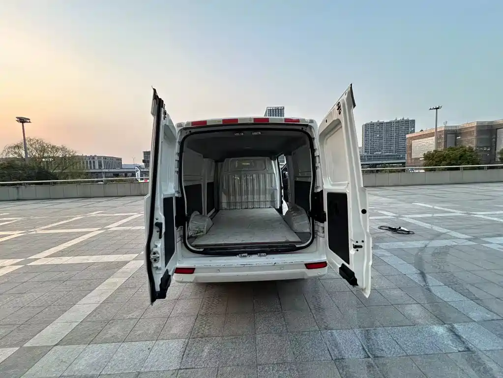 Yufeng EM26 2023 Standard Edition 41.472kWh Henan Lithium Dynamics купить на сайте DeffCars