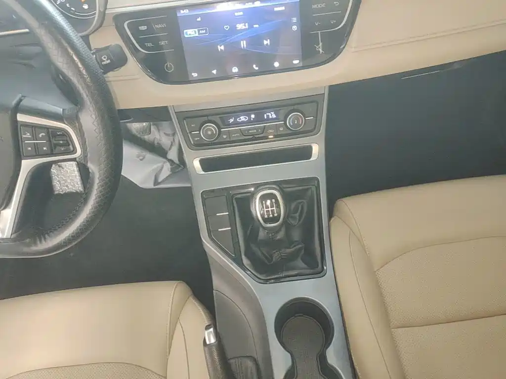 Emgrand 2018 1.5L manual luxury model купить на сайте DeffCars