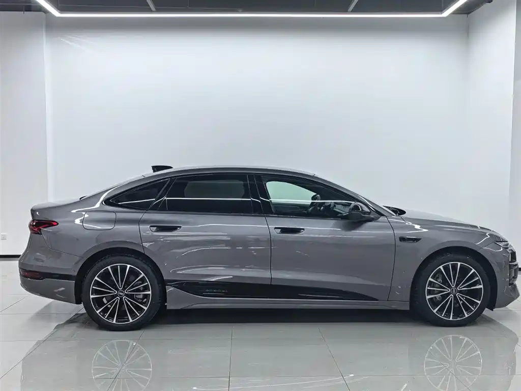 Audi A6L e-tron 2026 debuts Qiankun smart driving version купить на сайте DeffCars