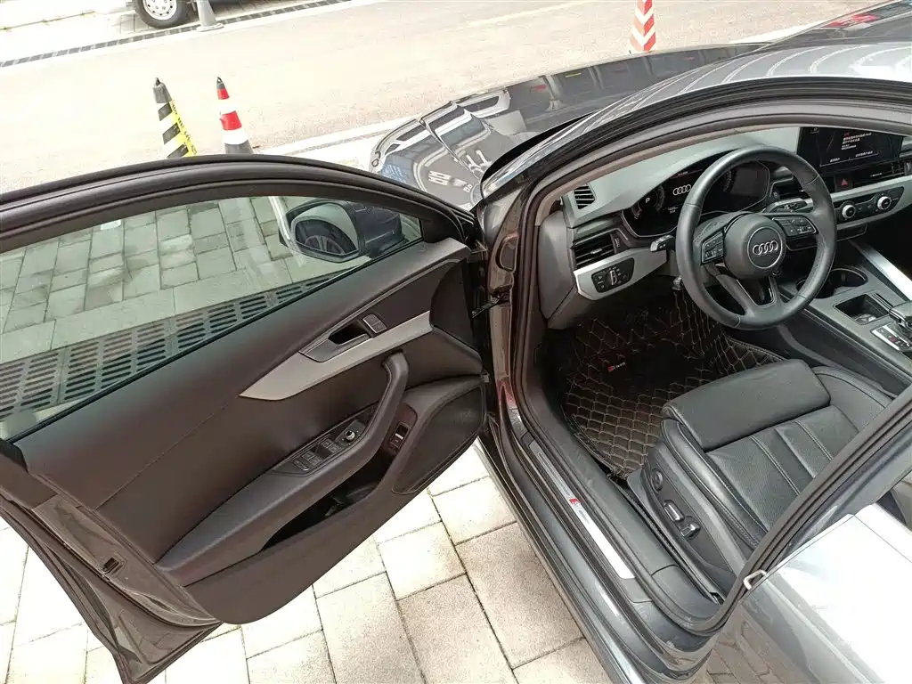 Audi A4L 2024 40 TFSI Fashionable and Dynamic купить на сайте DeffCars