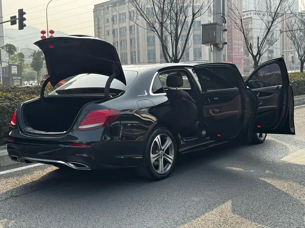 Mercedes-Benz E-Class 2016 E 200 L Sports купить на сайте DeffCars