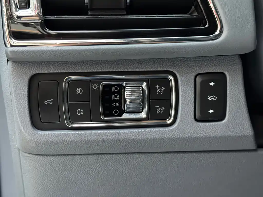 Navigator 2022 3.5T Presidential Edition купить на сайте DeffCars