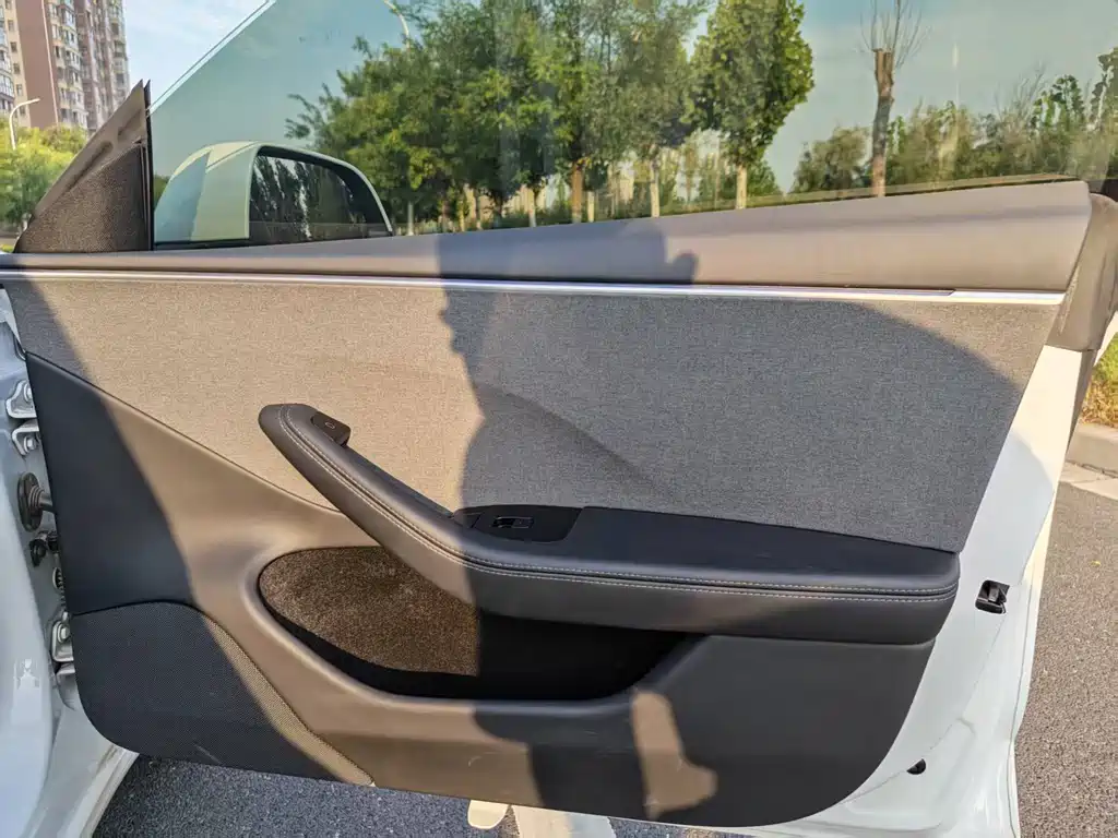 Model 3 2023 rear-wheel drive version купить на сайте DeffCars