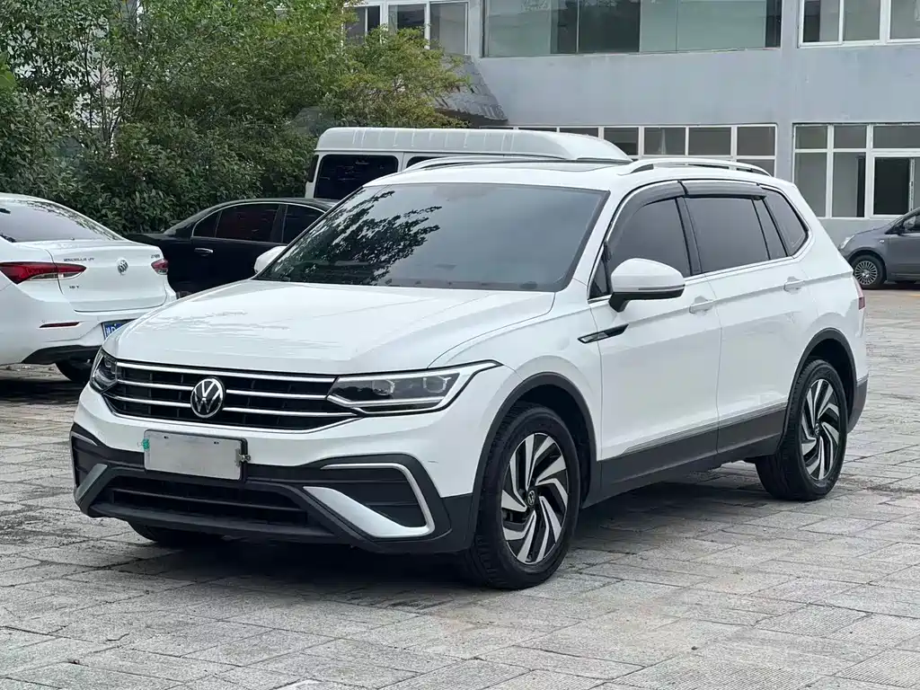Tiguan L 2023 330TSI automatic two-wheel drive smart version купить на сайте DeffCars
