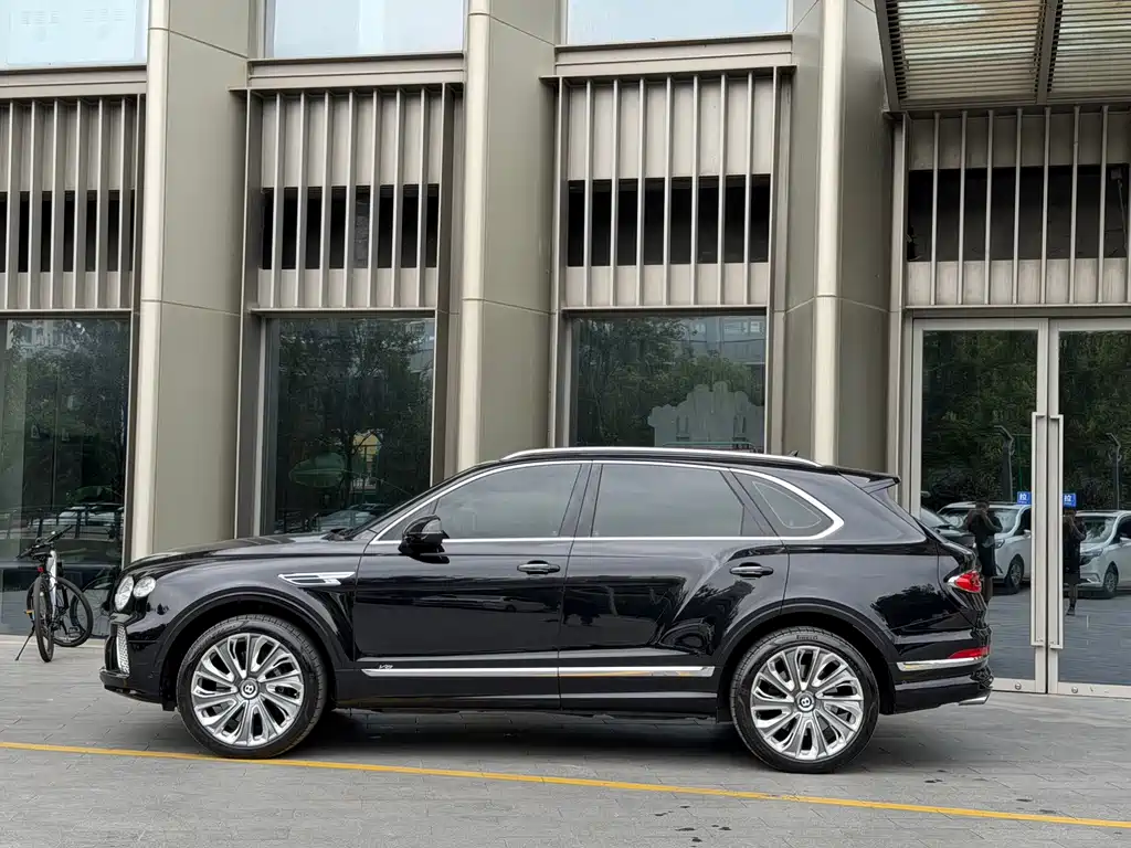 Bentayga 2021 4.0T V8 купить на сайте DeffCars