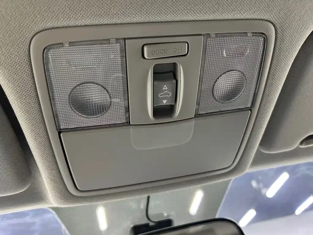 Yipao 2021 1.4L CVT sunroof model купить на сайте DeffCars