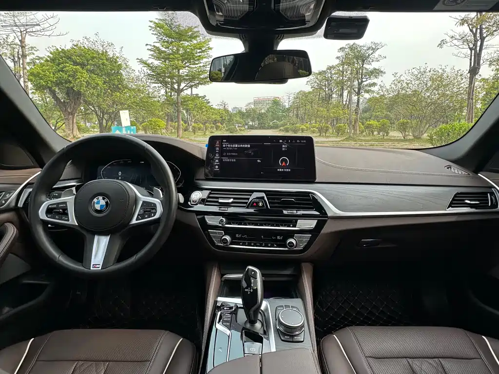 BMW 5 Series 2021 530Li Leading M Sports Package купить на сайте DeffCars